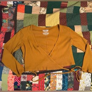 Big Bud Press Wrap Top